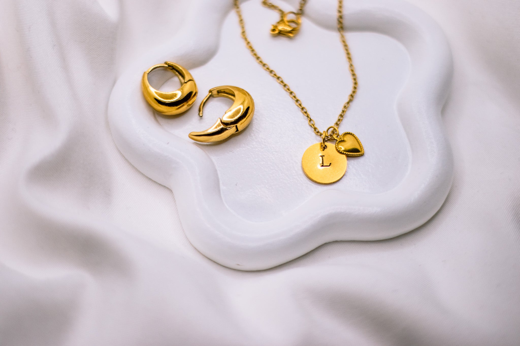 Ginny Initial Necklace | SIMPLERIES